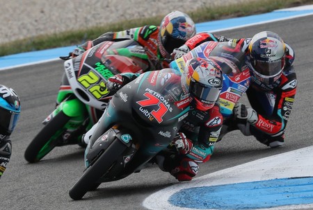 Ayumu Sasaki lidera el entrenamiento libre de Moto3 en Alemania con muchos favoritos retrasados