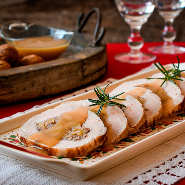 Lomo de cerdo relleno al horno, la receta que cunde como para alimentar un batallón en Navidad