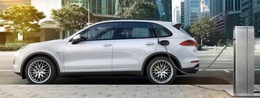 Los híbridos enchufables van más al taller que los coches eléctricos en los primeros tres meses de uso. Lo dice este estudio 