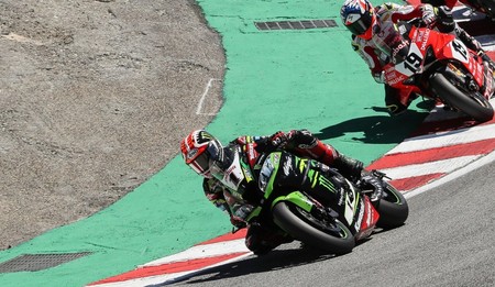 Jonathan Rea se confiesa: "Álvaro Bautista es el primer gran rival de mi carrera deportiva"