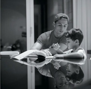 Cristiano Ronaldo cuando quiere es AMOR