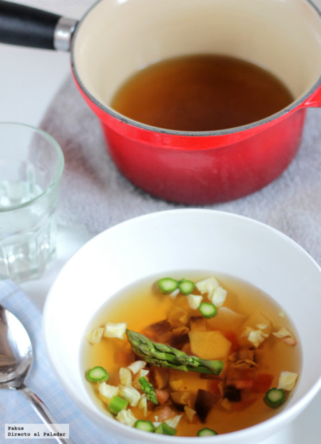Cenas ligeras. Receta de caldo dashi sencillo con hortalizas