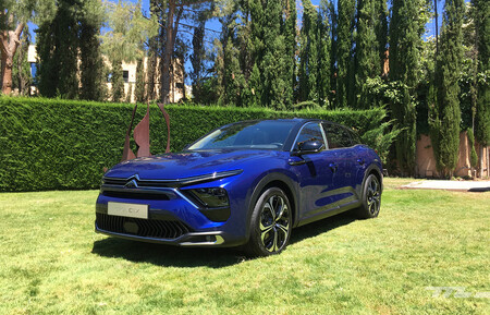 Primer contacto con el Citroën C5 X: un crossover más berlina que SUV que se convierte en el buque insignia de Citroën