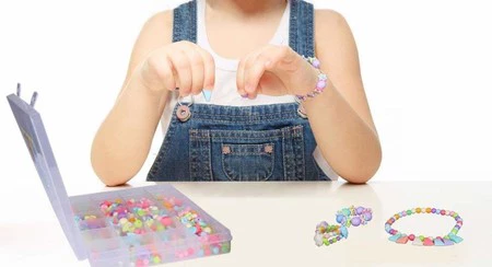 Kit de abalorios para que tus peques se fabriquen sus propias joyas por 9,59 euros y envío gratis