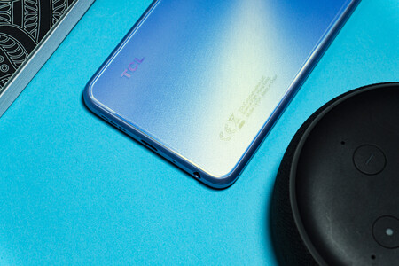 TCL 40 SE