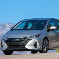 Toyota vendió 1.5 millones de autos electrificados durante 2017 