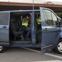 El radar más potente de la DGT llega a las furgonetas camufladas, que hasta ahora sólo controlaban el uso del móvil