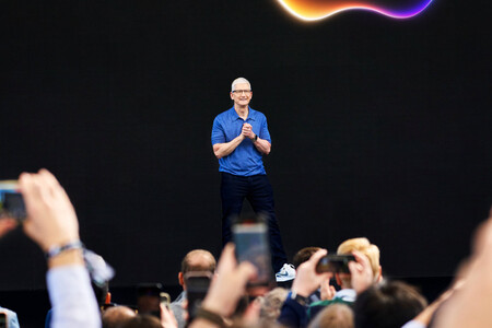 Tim Cook WWDC24
