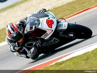 Aoyama primero, Bautista fuera de juego