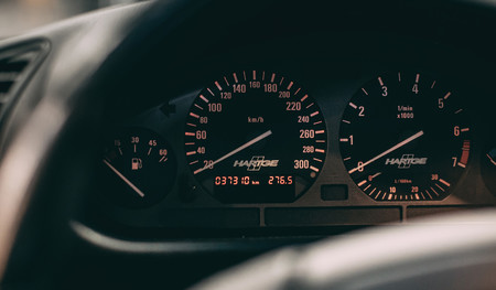 Hartge Compact V8 4.7 (1997), a subasta