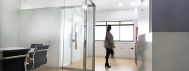 Tras el fiasco de la reducción de jornada laboral, al Gobierno solo le ha quedado una vía: que los funcionarios trabajen menos   