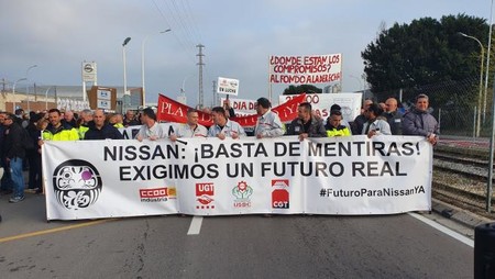 Los Trabajadores De Nissan Cortan La Ronda Litoral En Barcelona