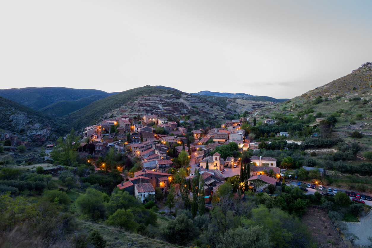 El pueblo más bonito de Madrid es la escapada rural perfecta porque está a menos de una hora de la capital