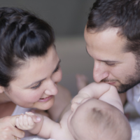 El 67,1 % de las familias españolas opina que la maternidad penaliza a las mujeres en materia de conciliación