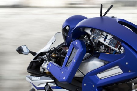 Yamaha Motobot desafiará a Valentino Rossi en 2017
