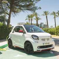 En Ibiza habrá cada vez más coches eléctricos, y en parte será por Endesa, smart y Ushaïa