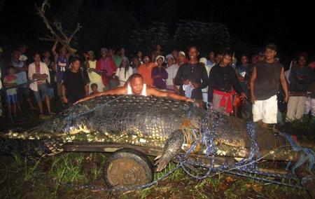 Un cococrilo de 6 metros aparece en Filipinas