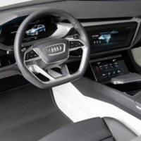 Audi quiere que sigas toqueteando las pantallas de sus coches