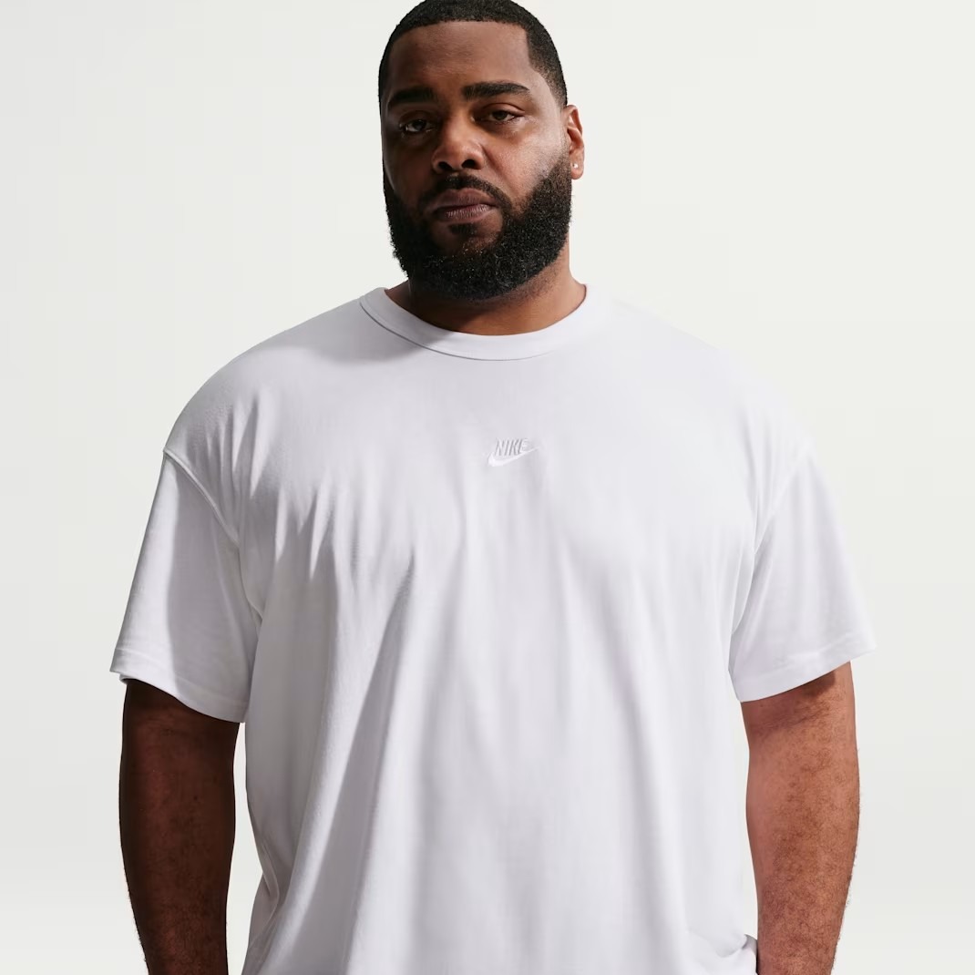 Camiseta Nike Sportswear Premium Essentials
