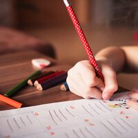 La imparable victoria de la educación privada sobre la pública explicada en 7 cifras 