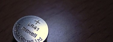 ¿Por qué es tan peligroso tragar una pila de botón?