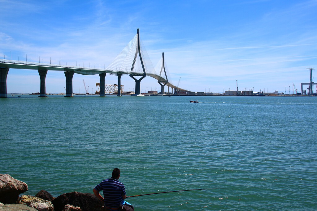 Venecia se gastó 6.000 millones en un dique para frenar el mar. Hay quien ya lo ve como el único futuro que le queda a la bahía de Cádiz 