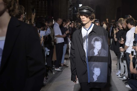 ¿La gran tendencia de primavera? Llevar instantáneas artísticas en todas tus t-shirts