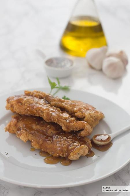 Pechugas de pollo crujientes con salsa de ajo y miel. Receta