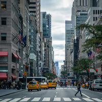 Nadie pensaba que imponer un peaje fuera a arreglar el caos del tráfico de Nueva York. Está funcionando: hay menos atascos y autobuses más puntuales 