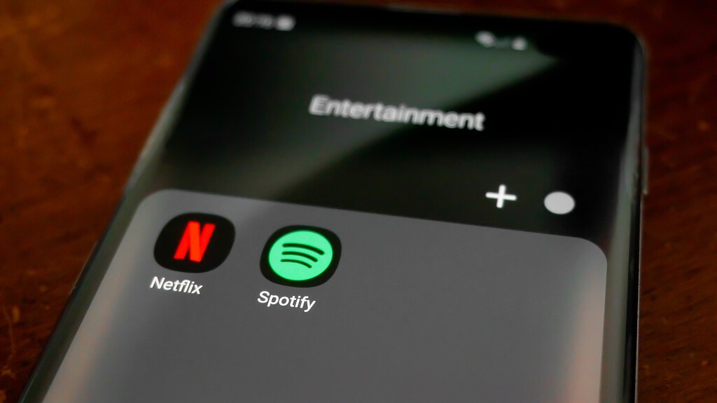 Cuánta velocidad de fibra real necesitas para ver series en streaming en Netflix, juego en la nube o escuchar música en Spotify 