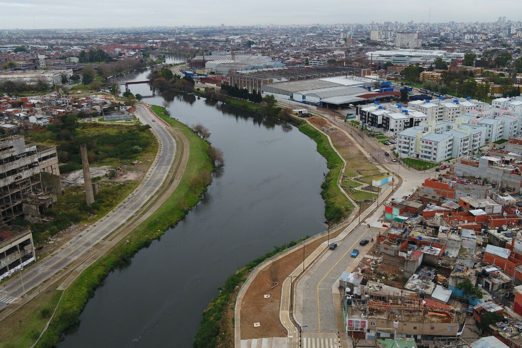 Las aguas de la Cuenca Matanza-Riachuelo en Argentina siguen contaminadas, pero se acaba de concluir una importante obra que evitará nuevos residuos 