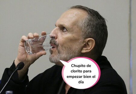 La extraña actitud de Miguel Bosé durante un acto negacionista junto al curandero Josep Pàmies: así fue el evento de los Enrique y Ana de las conspiraciones