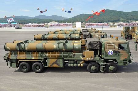 Míssil de cruzeiro Hyunmoo-3 é exibido durante o desfile do 65º aniversário militar da Coreia do Sul