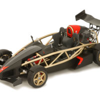 ¿No te llega para un Ariel Atom V8? Ya puedes tener una maqueta 1:18 oficial, fabricada en España