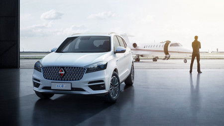 Borgward quiere afianzarse fuera de Occidente con el SUV BX6 y el primer coche eléctrico de la firma: el BXi7