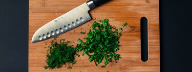 Limpiar la tabla de cortar de madera es muy sencillo: este truco en TikTok nos enseña a dejarlas como nuevas