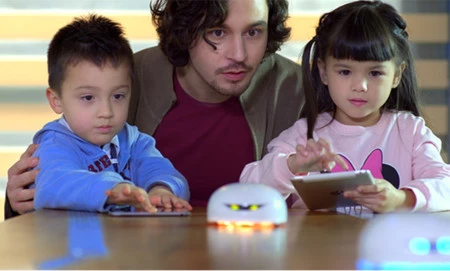 Así es Vortex, el robot modificable y programable que quiere encandilar a los pequeños de la casa