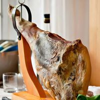Ni El Corte Inglés, ni Carrefour: esta tienda rebaja hoy su jamón ibérico de bellota por 70 euros menos