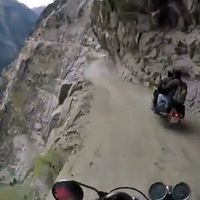 ¿Tourist Trophy? ¿Enduro Extremo? Nenazas... El auténtico riesgo está en la carretera de la muerte