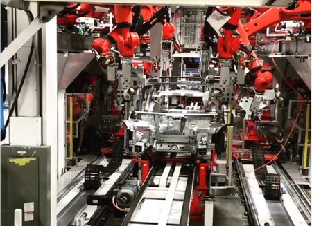 Elon Musk responde a los rumores sobre los retrasos en la producción del Tesla Model 3 con un vídeo del proceso