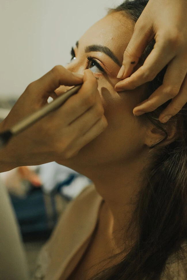 Los Maquilladores Coinciden A Partir De Los 50 El Lapiz De Ojos Negro En La Linea De Agua Puede Hacer Que Parezcas Mas Mayor
