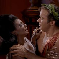 La cadena de 'Star Trek' estuvo a punto de cancelar un momento histórico de la televisión, y la culpa la tuvo un simple beso