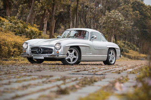 El día que AMG se atrevió con un Mercedes-Benz 300 SL 'Alas de Gaviota' restomod