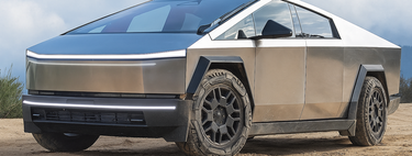 Como nadie quiere la Tesla Cybertruck, el Ejército de EEUU ha encontrado un nuevo uso a la pick-up eléctrica: hacerla volar por los aires con misiles guiados