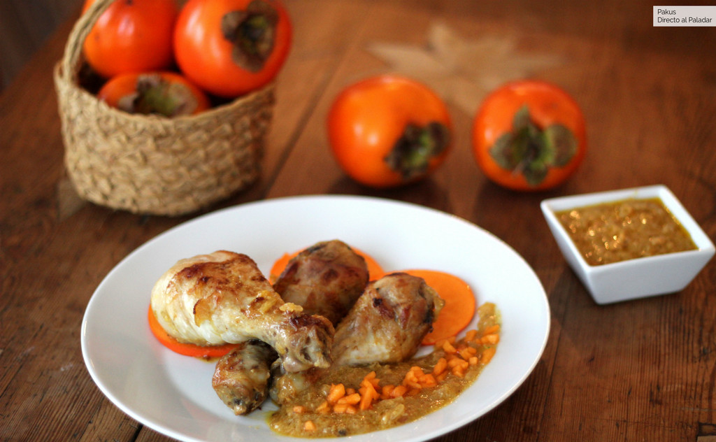 Muslos de pollo con salsa cremosa de kaki persimón, la receta más original de pollo guisado 