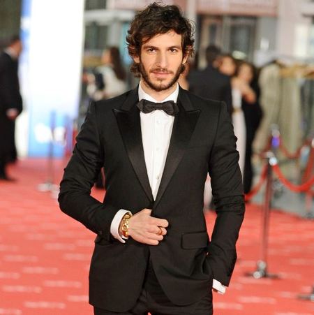 Los chicos en los Goya 2012. El esmoquin triunfa aunque no todos lo llevan igual...