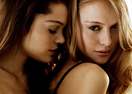 Esmeralda Moya y Ana Rujas, de '90-60-90', sensualidad en estado puro para DT