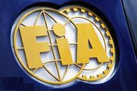 FIA y equipos siguen con su tira y afloja
