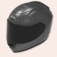 El airbag lleva 50 años usándose en los coches. Ahora una marca quiere traerlo a los cascos de moto