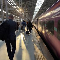 Renfe está obligada a indemnizar por retrasos de más de 15 minutos a partir del 1 de enero. El Gobierno quiere impedirlo 